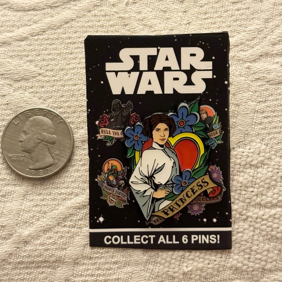 Disney Star Wars mystery pin - Picture 2 of 2